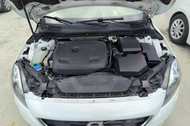 Used Volvo V40 2016 T3 Zhiyi Edition
