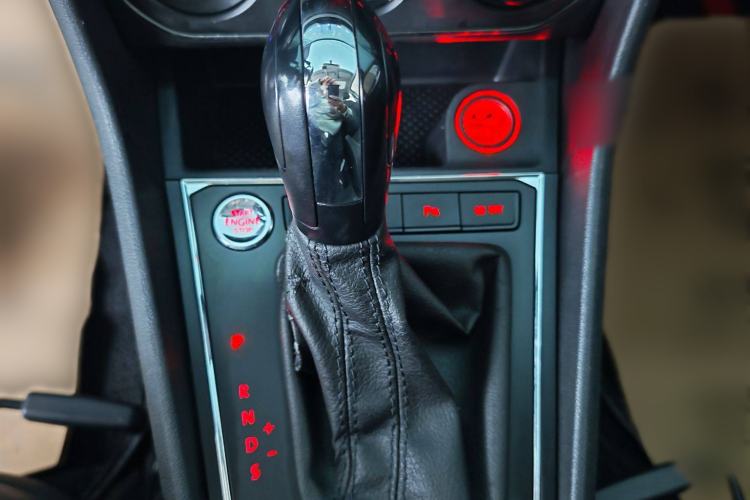 Used Volkswagen Lavida 2017 1.6L Automatic Comfort Edition
