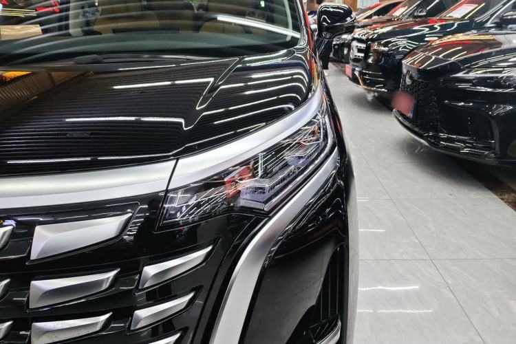 Used Denza D9 2024 DM-i 980 Four-Wheel Drive Prestige Model
