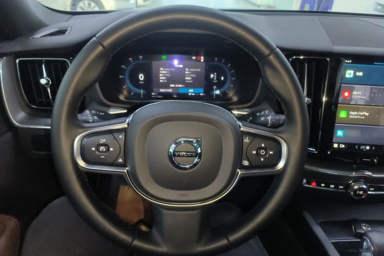 Used Volvo XC60 2024 B5 4x4 Smart Luxury Edition
