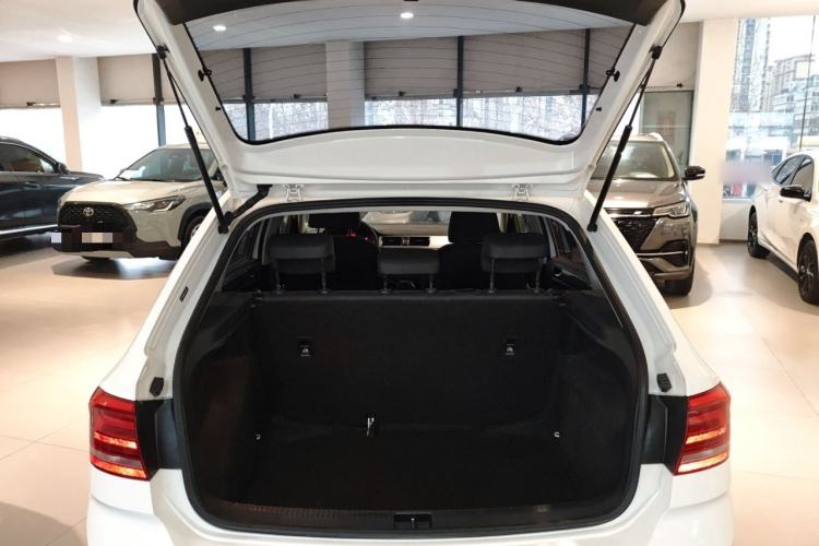 Used Volkswagen Santana 2015 HaoNa 1.6L Manual Fashion Edition
