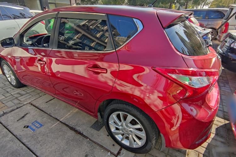 Used Nissan Tiida 2016 1.6L CVT Cool Dynamic Edition
