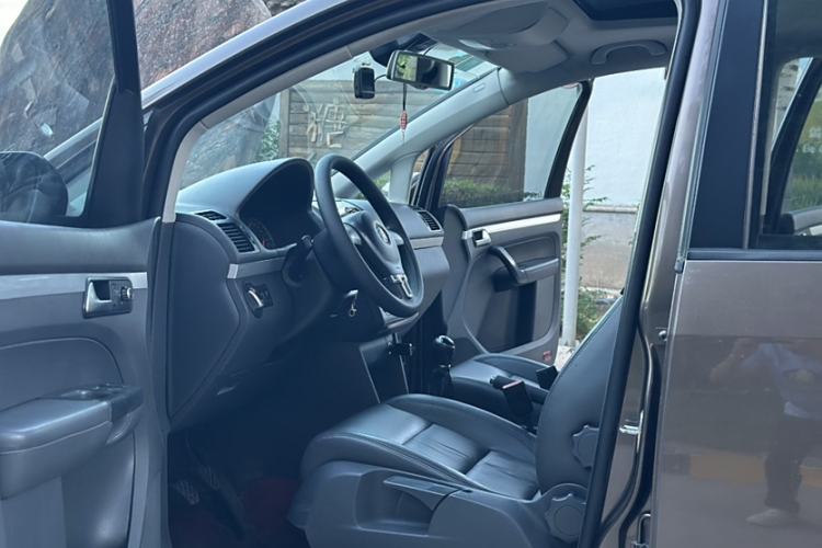 Used Volkswagen Touran 2013 1.4T Manual Comfort Edition 5-Seater
