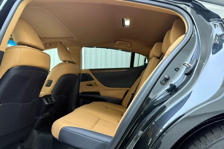 Used Lexus ES 2022 300h Executive Edition