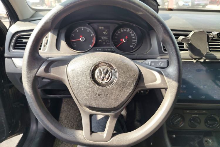 Used Volkswagen Lavida 2015 1.6L Manual Fashion Edition
