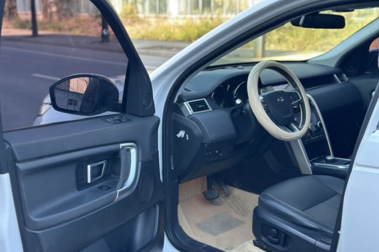 Used Land Rover Discovery Sport 2019 240 PS SE Version China VI Standard
