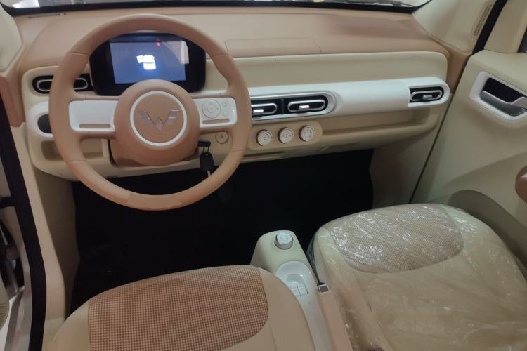 Used Wuling Hongguang MINIEV 2024 3rd Generation 215km Youth Edition
