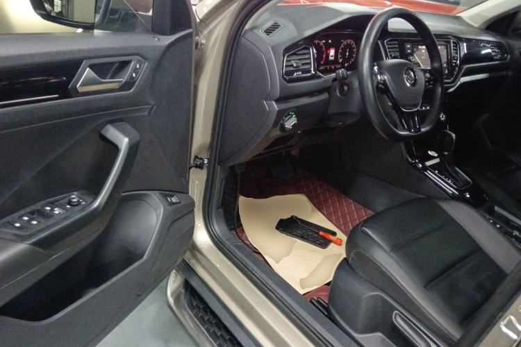 Used Volkswagen T-ROC 2020 280TSI DSG Two-Wheel Drive Comfort Version
