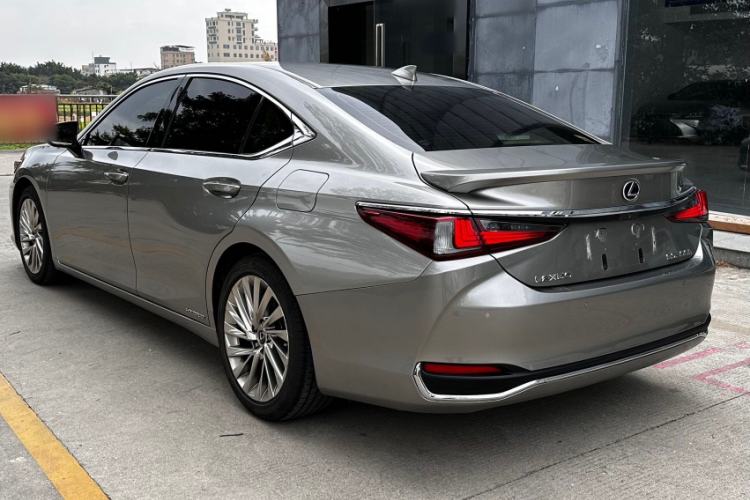 Used Lexus ES 2020 300h Executive Edition