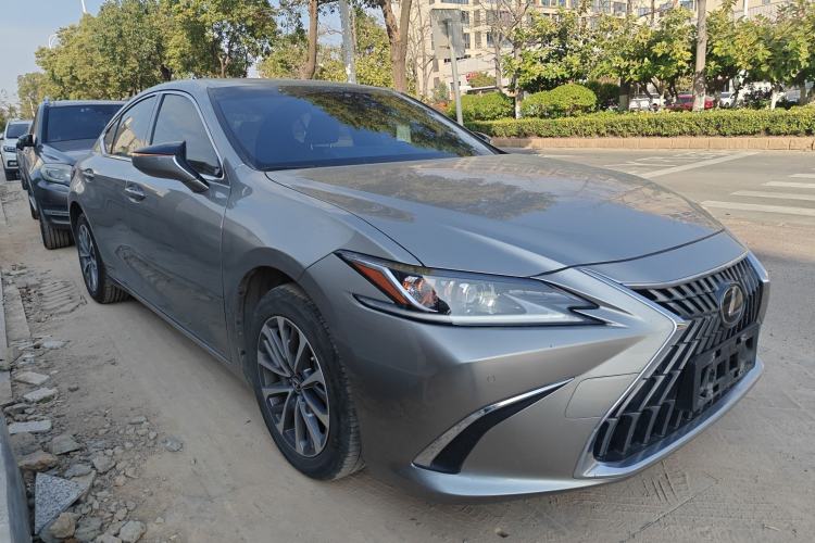 Used Lexus ES 2023 200 Excellence Edition
