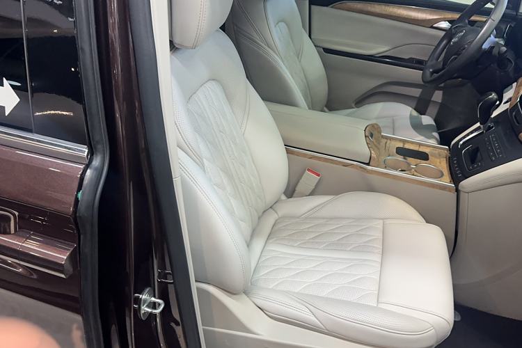 Used Buick GL8 2018 ES 28T Comfort Model China VI Standard
