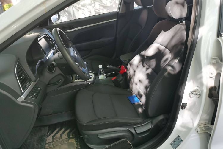 Used Hyundai Elantra 2016 1.6L Automatic ZhiXuan · Luxury Version
