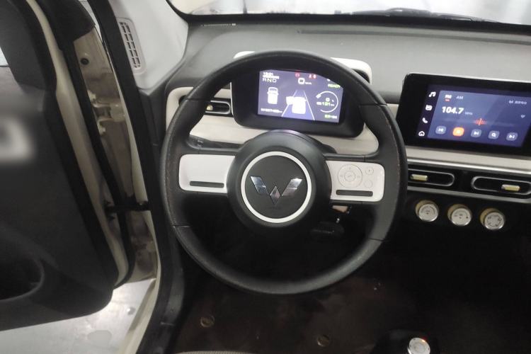 Used Wuling Hongguang MINIEV 2024 3rd Generation 215km Advanced Version
