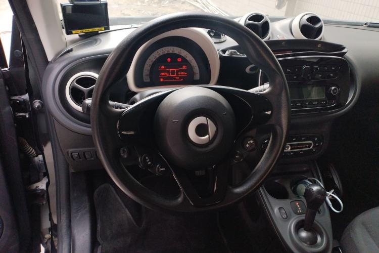 Used  fortwo 2018 1.0L 52kW Hardtop Dynamic Version China V
