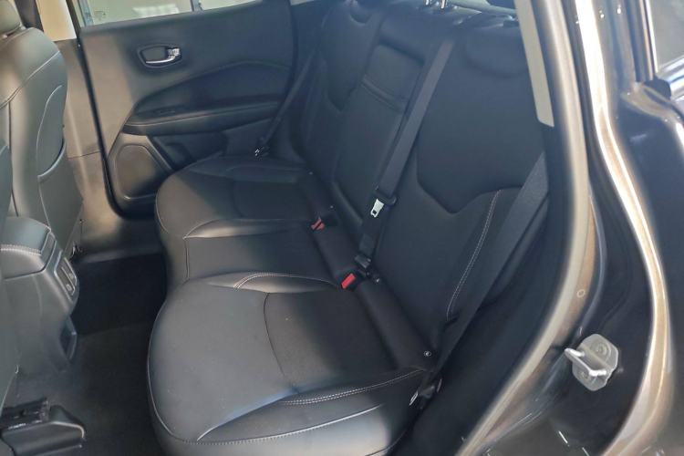 Used  Compass 2017 200T Automatic Family Edition
