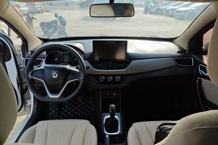 Used Baojun 310W 2017 1.5L Manual Comfort Version China VI Emission Standard