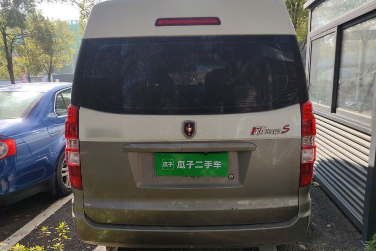 Used Jinbei New Hiace S 2023 1.5L Wealth Edition Passenger Van 5/6/7-Seater Central Air Conditioning Version SWC15M
