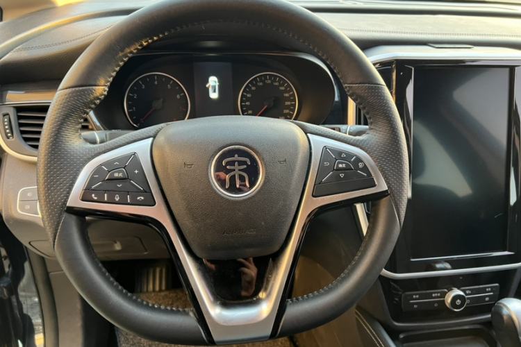 Used BYD Song MAX 2018 1.5T Automatic Smart Connect Elite Model with 6 Seats
