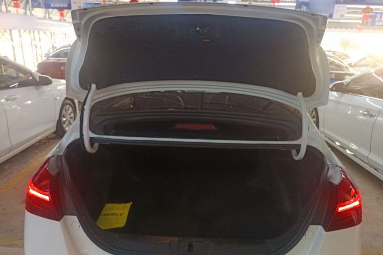 Used Geely Auto Emgrand 2019 Leading Edition 1.5L CVT Luxury Model China VI Standard
