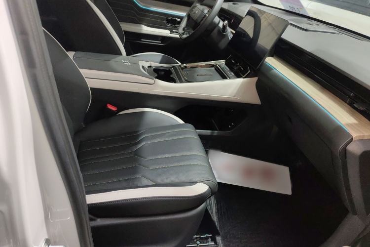 Used JETOUR Shanhai Shanhai L6 2024 1.5TD DHT MAX
