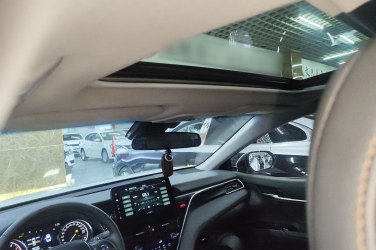 Used Toyota Camry 2021 2.0G Luxury Edition
