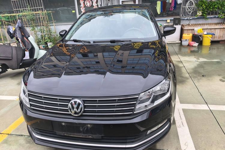 Used Volkswagen Lavida 2015 1.6L Automatic Comfort Edition
