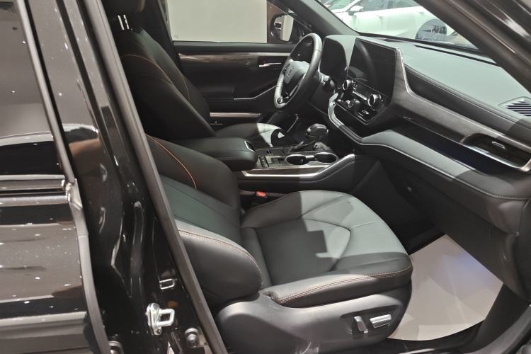 Used Toyota Crown Land Cruiser 2024 2.5L HEV Four-Wheel Drive Premium Edition