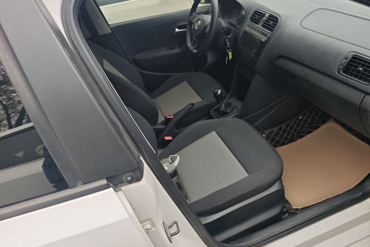 Used Volkswagen Polo 2016 1.4L Manual Fashion Model