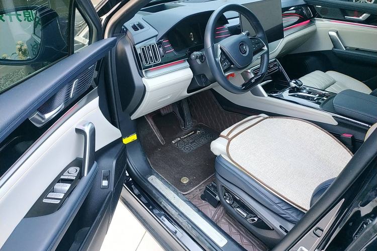 Used BYD Tang New Energy 2022 EV 635 km All-Wheel-Drive Flagship Model
