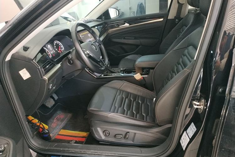 Used Volkswagen Passat 2020 Facelift 330TSI Elite Edition China VI Standard
