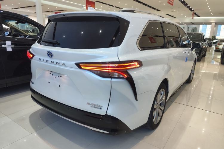 Used Toyota Sienna 2021 2.5L Hybrid Platinum Edition