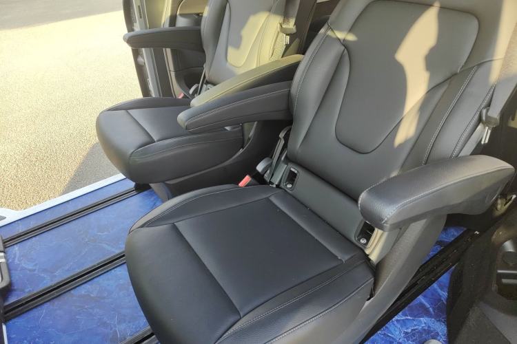 Used Mercedes-Benz Vito 2023 2.0T Business Version 7 Seats

