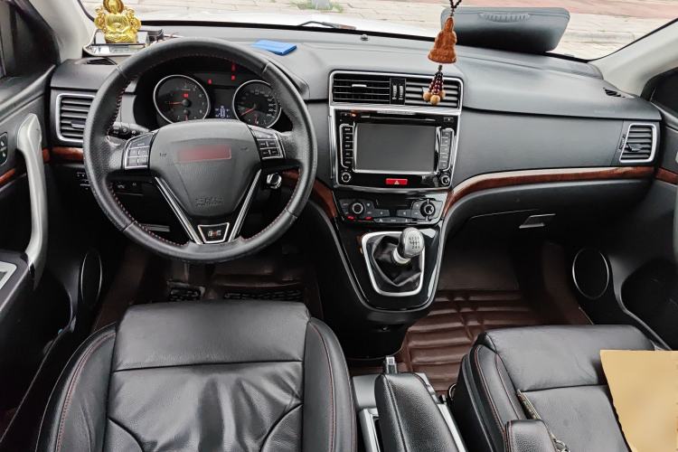 Used Haval H6 2015 Upgraded Model 1.5T Manual Two-Wheel Drive Prestige Version
