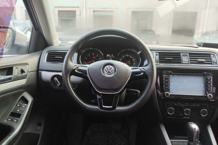 Used Volkswagen Sagitar 2016 230TSI 25th Anniversary Edition
