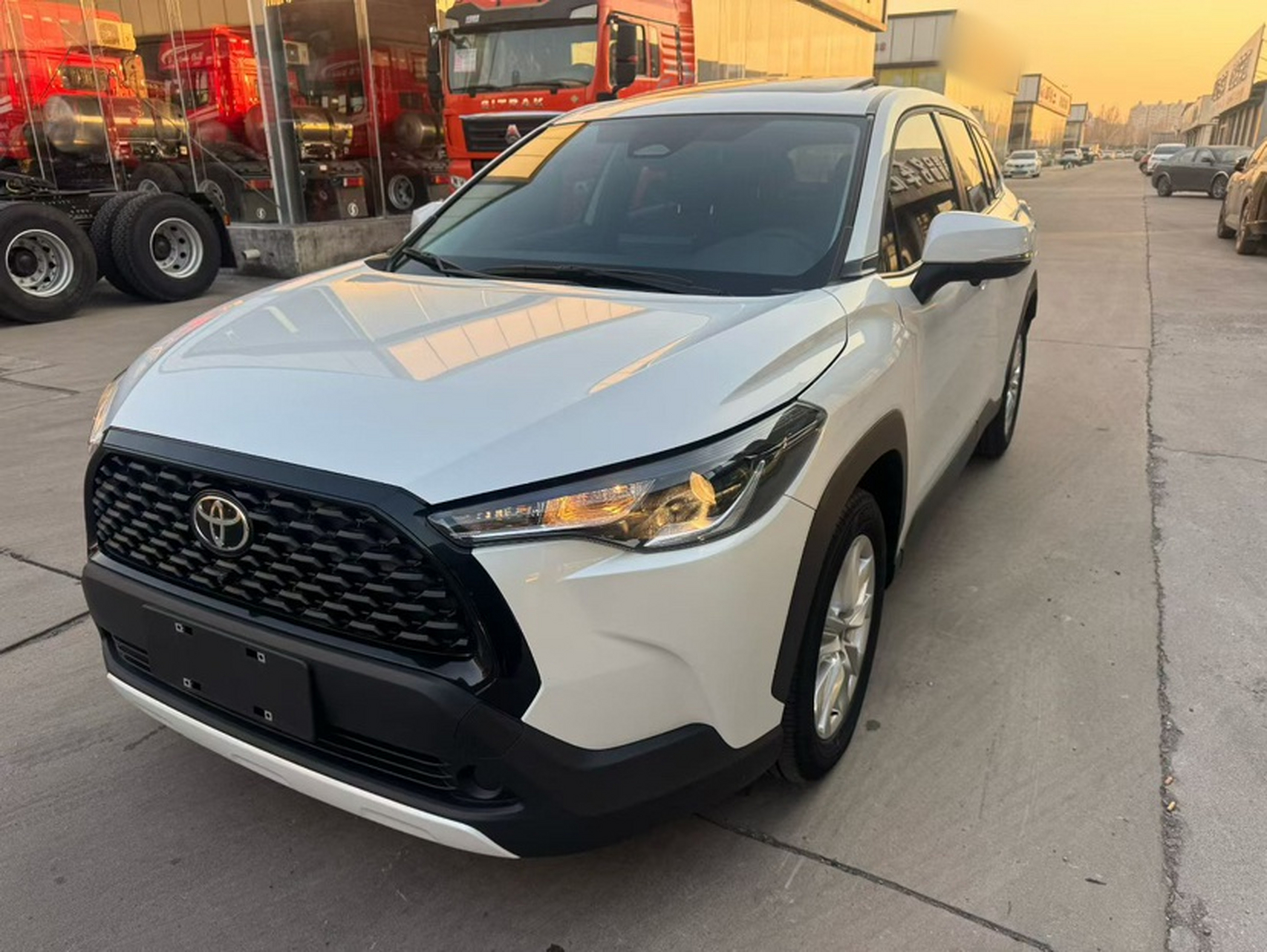 تحت مقدمة السيارة