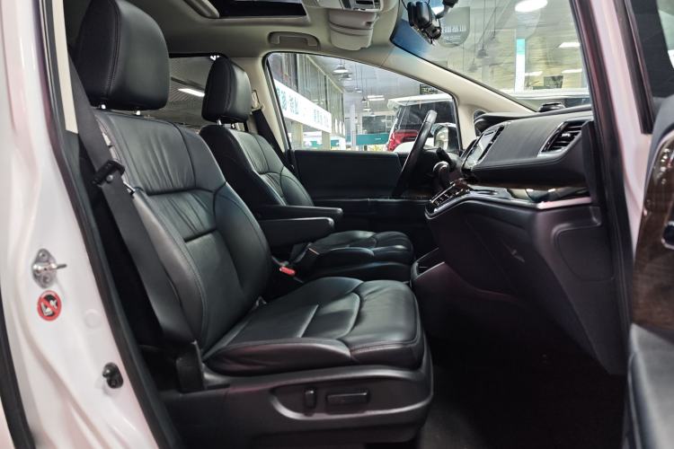 Used Honda Odyssey 2015 Updated Version 2.4L Smart Edition
