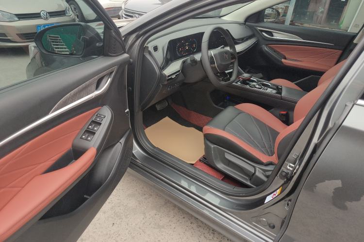 Used Changan Eado 2024 PLUS Blue Whale NE 1.4T GDI DCT High-Energy Edition
