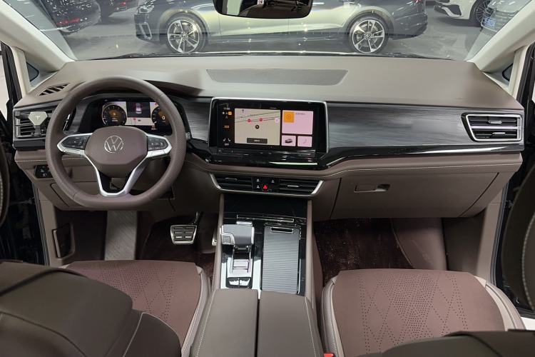 Used Volkswagen Viloran 2024 380TSI Luxury Edition

