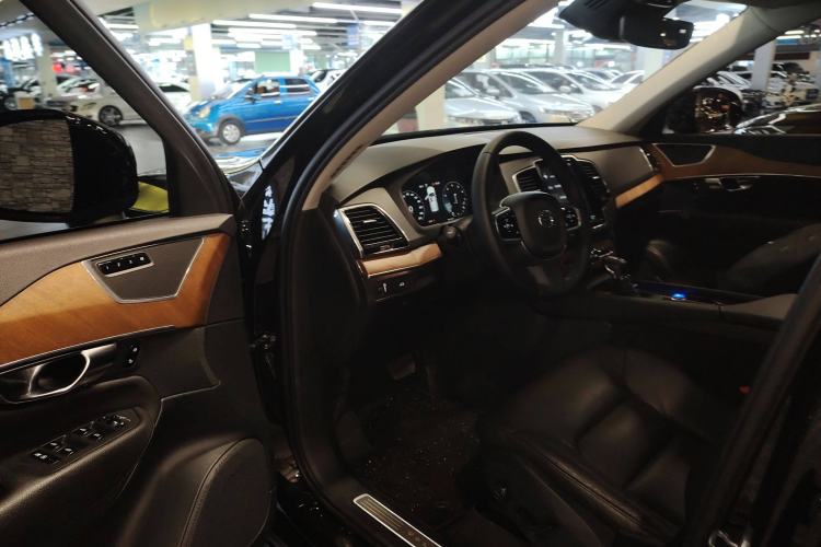 Used Volvo XC90 2019 T6 Zhiyi Edition 7-Seater China VI Standard
