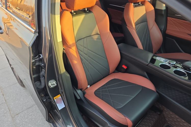 Used Changan Eado 2022 PLUS Blue Whale NE 1.4T GDI DCT Prestige Edition
