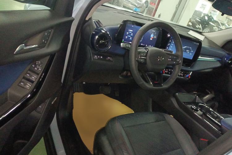 Used Chevrolet Equinox Plus 2024 102km RS Ultimate Edition
