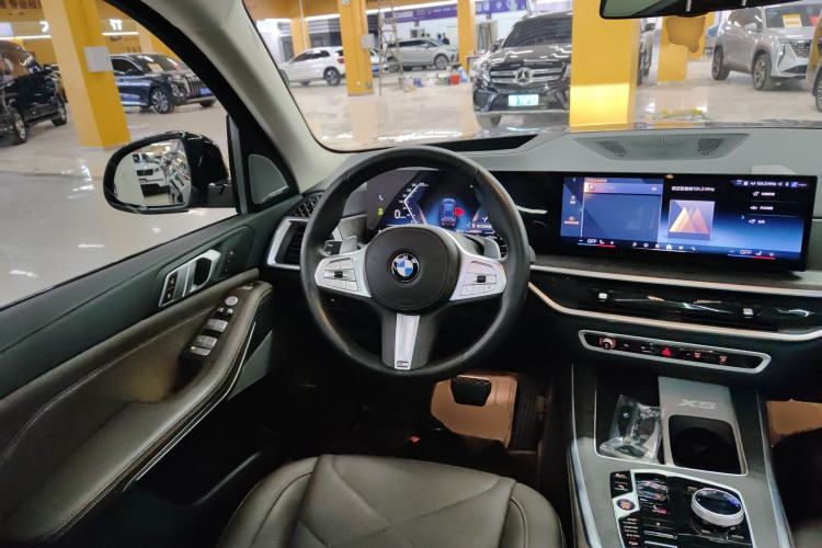 Used BMW X5 2023 xDrive 30Li Luxury M Sport Night Edition Package