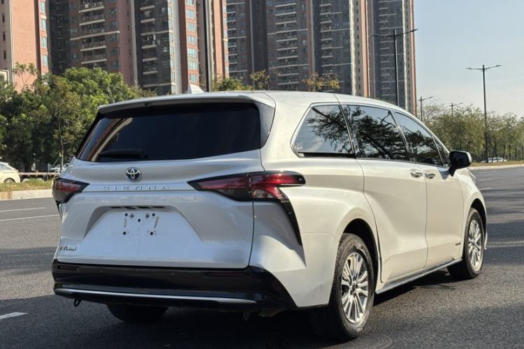 Used Toyota Sienna 2021 2.5L Hybrid Premium Edition