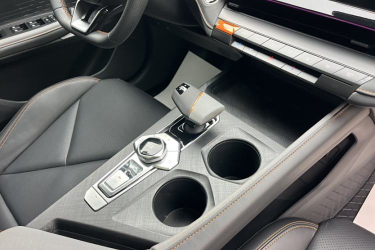 Used Changan UNI-V 2022 1.5T Prestige Version
