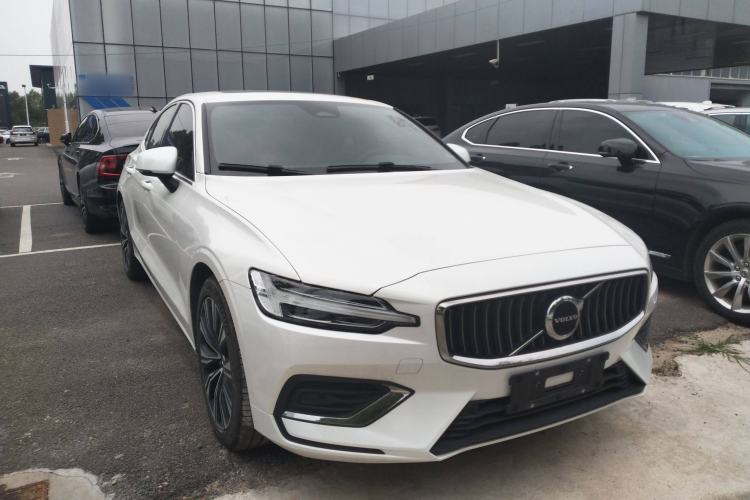 Used Volvo S60 2024 B4 Zhiyuan Luxury Edition
