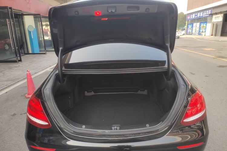 Used Mercedes-Benz E-Class 2019 E 260 L
