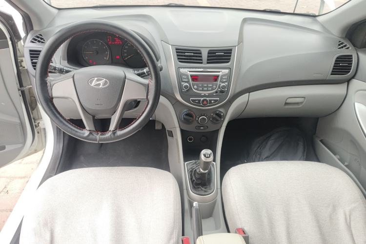 Used Hyundai Verna (older generation) 2014 1.4L Manual Smart GLS Trim