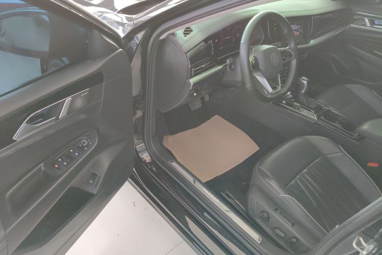 Used Volkswagen Passat 2023 Facelift 330TSI Luxury Edition