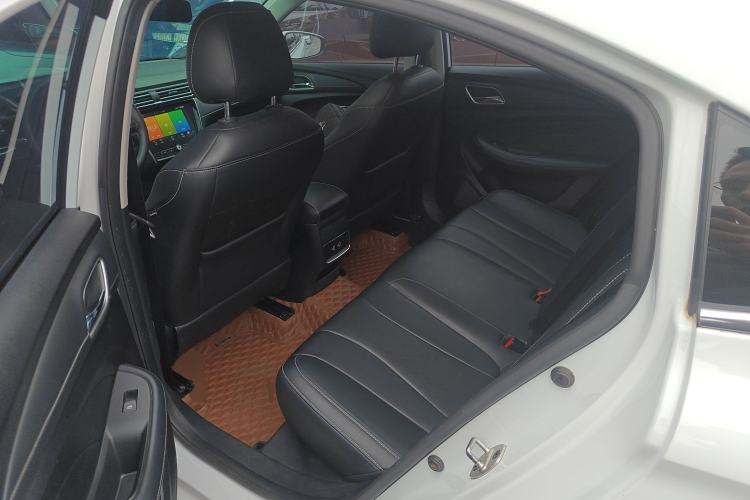 Used Roewe i5 2020 1.5L Automatic 4G Connect Luxury Flagship Edition
