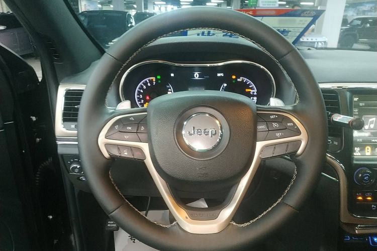 Used  Grand Cherokee 2017 3.0L Comfort Navigation Edition
